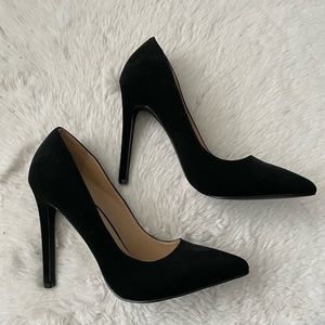 NWOT! Olivia black heels